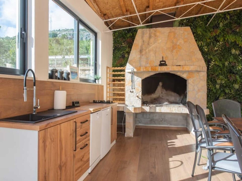 House | Private kitchen | Cleaning supplies