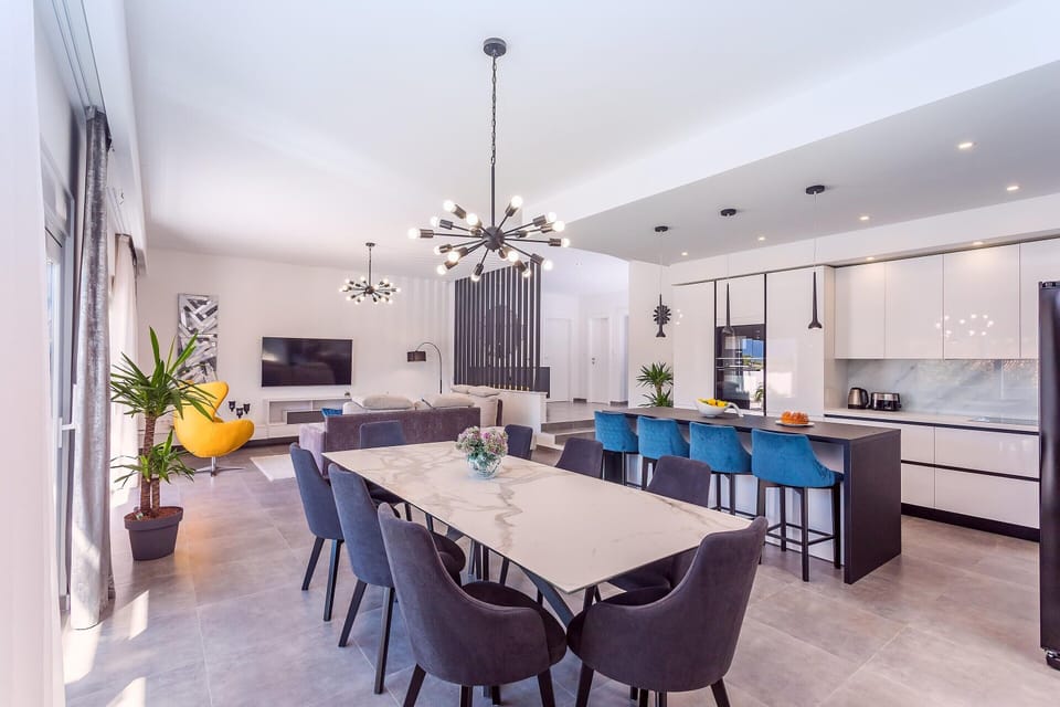Villa | Dining