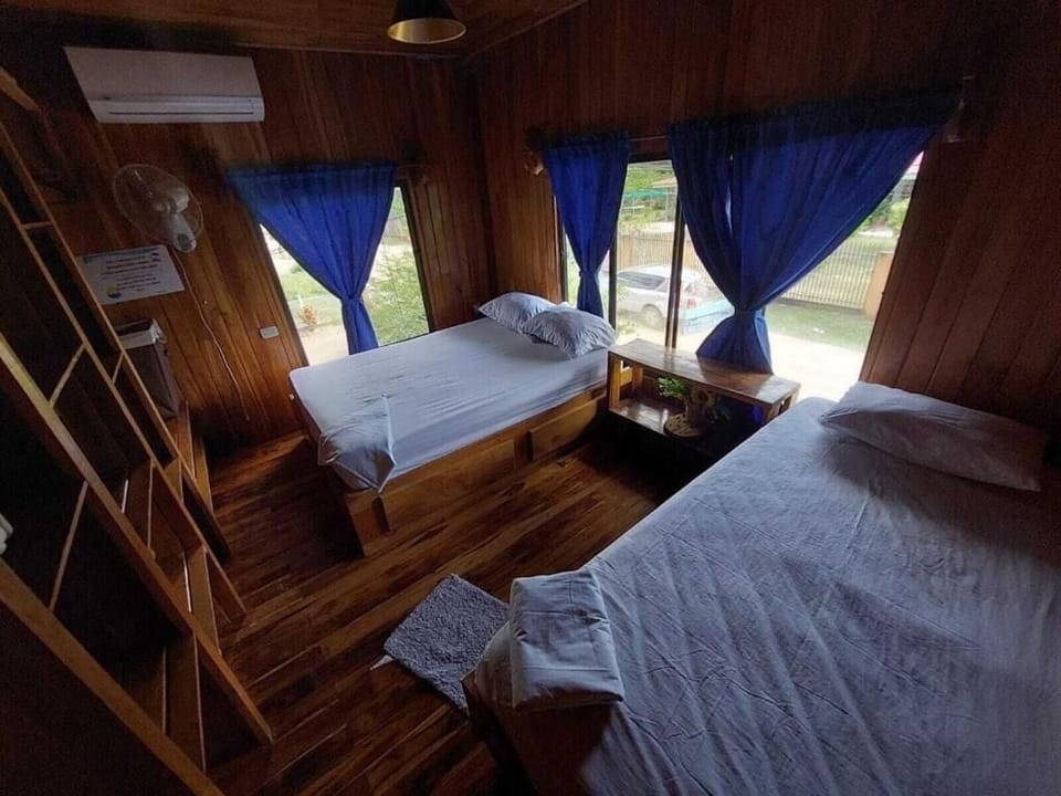 In-room safe, soundproofing, free WiFi