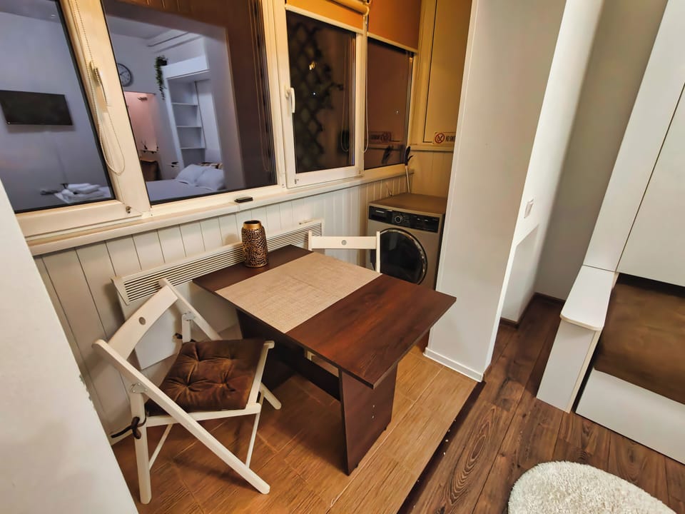 Deluxe Studio, Kitchen, City View | Living area | 48-inch LED TV with digital channels