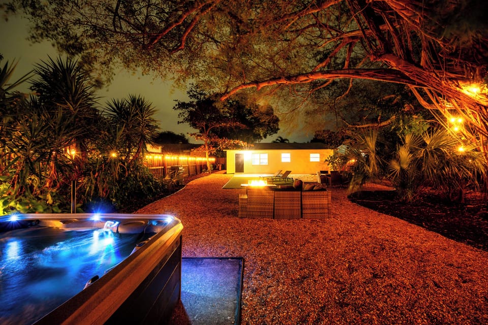 Outdoor spa tub