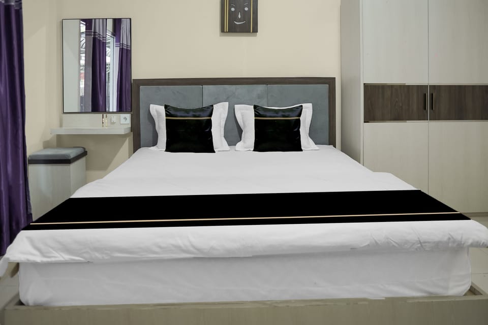 Standard Double Room | Free WiFi, bed sheets