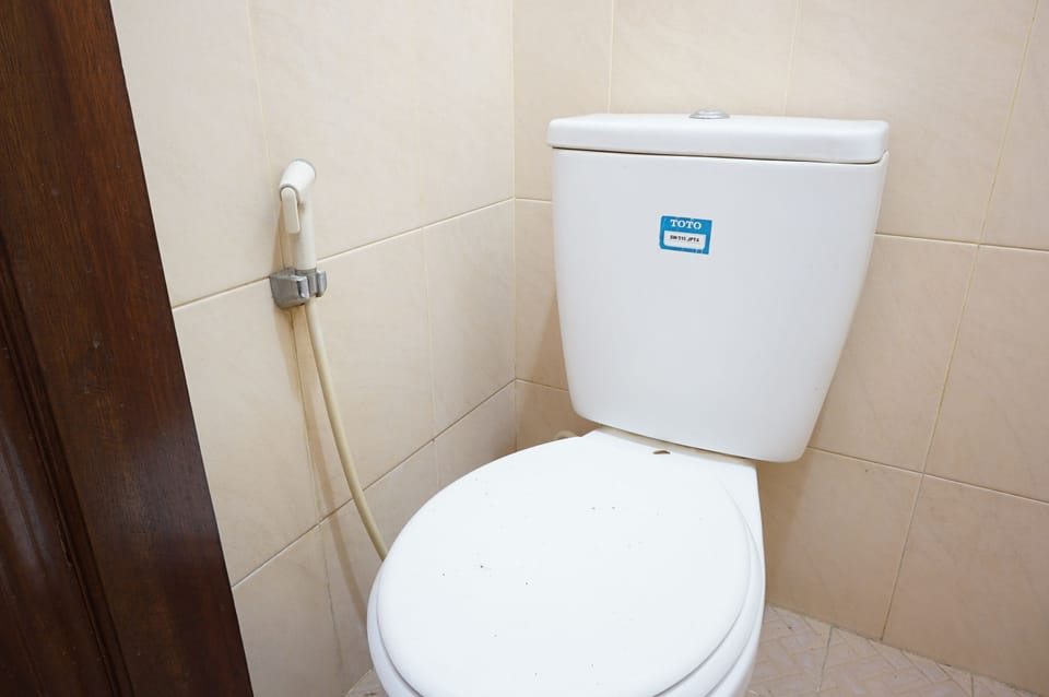 Standard Double Room | Bathroom | Shower, rainfall showerhead, towels
