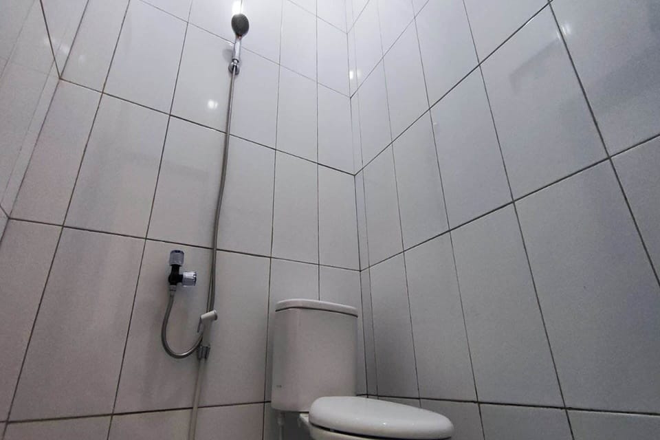 Standard Double Room | Bathroom | Shower, towels
