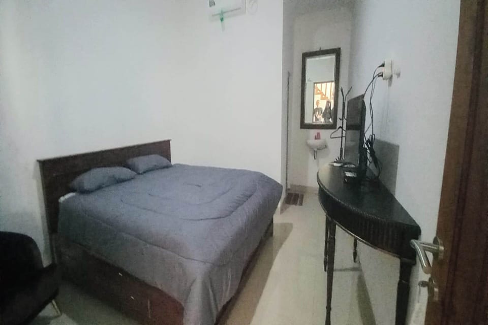 Standard Double Room | Free WiFi, bed sheets