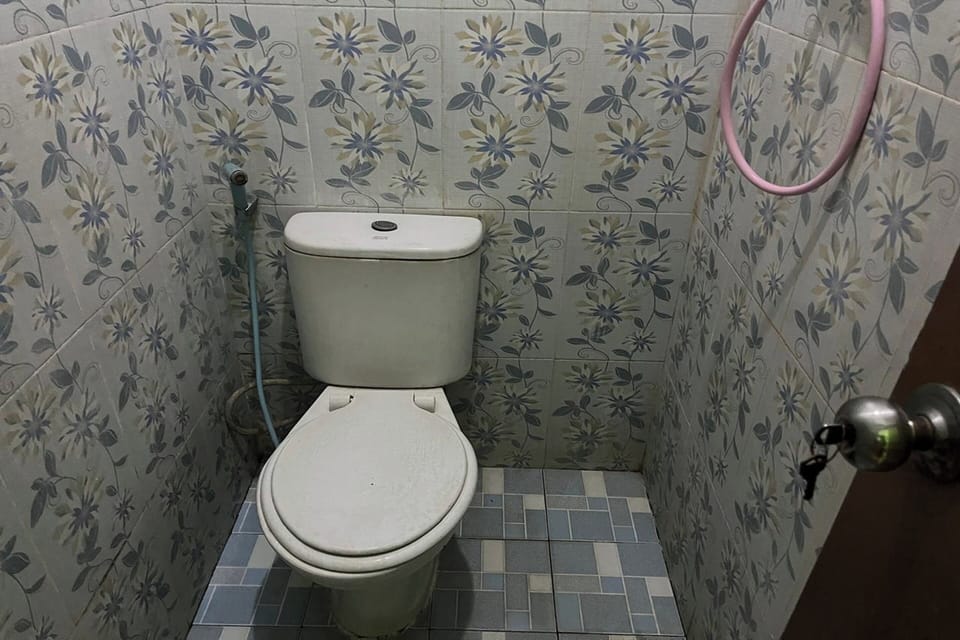 Standard Double Room | Bathroom | Towels