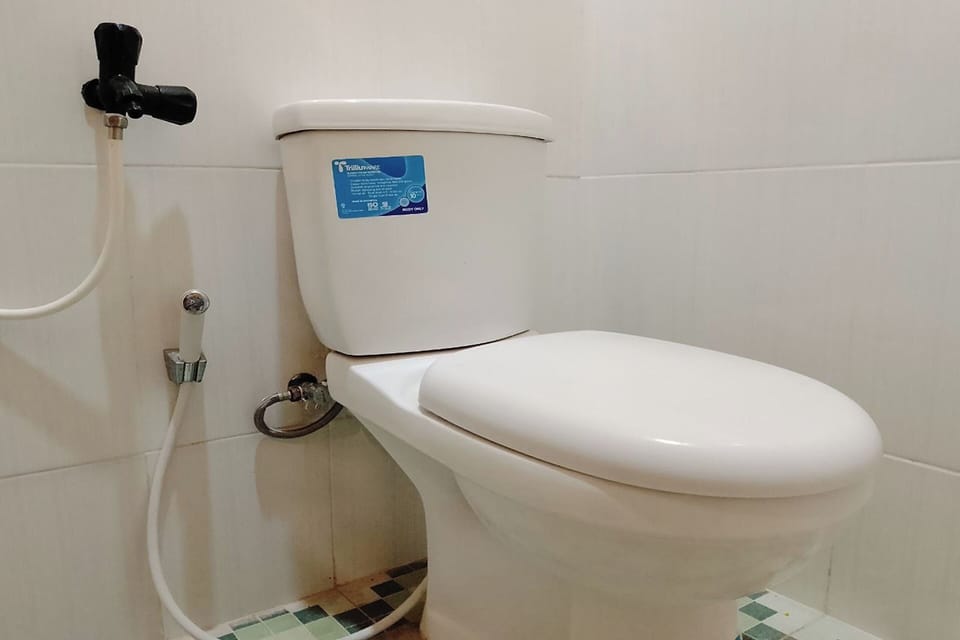 Standard Double Room | Bathroom | Towels