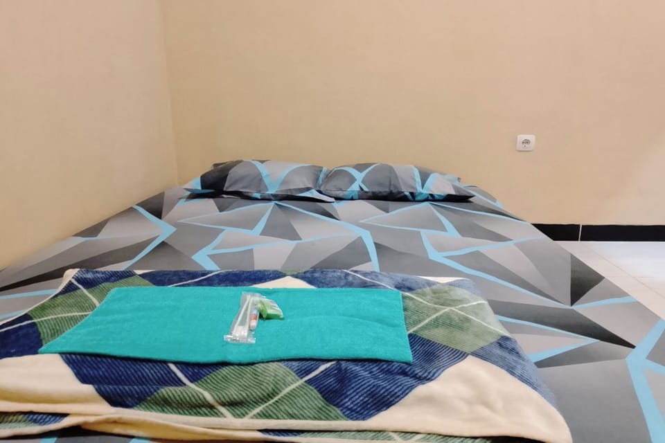 Standard Double Room | Free WiFi, bed sheets