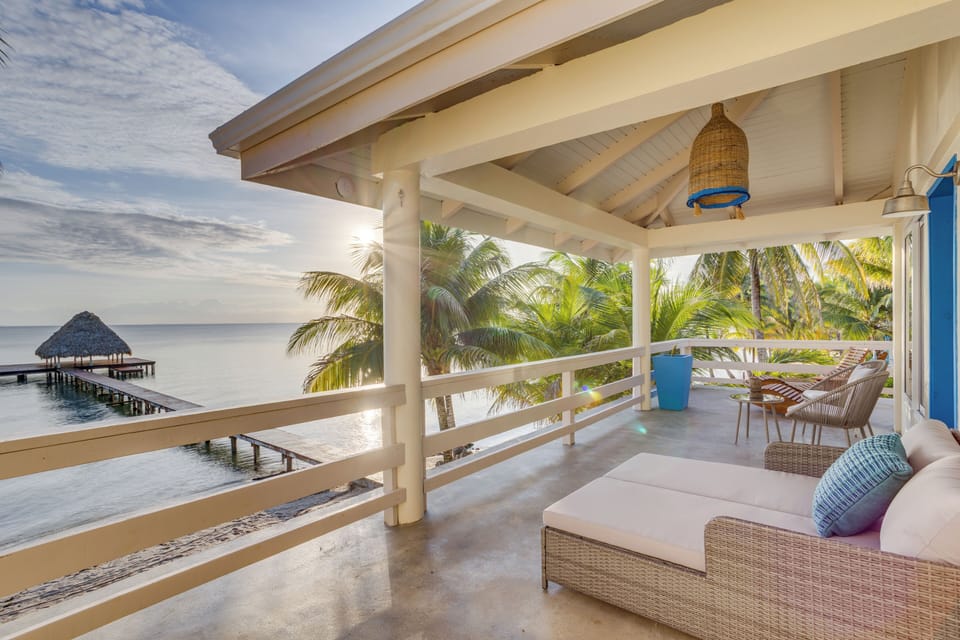 Seaview Suite | Premium bedding, in-room safe, desk, laptop workspace