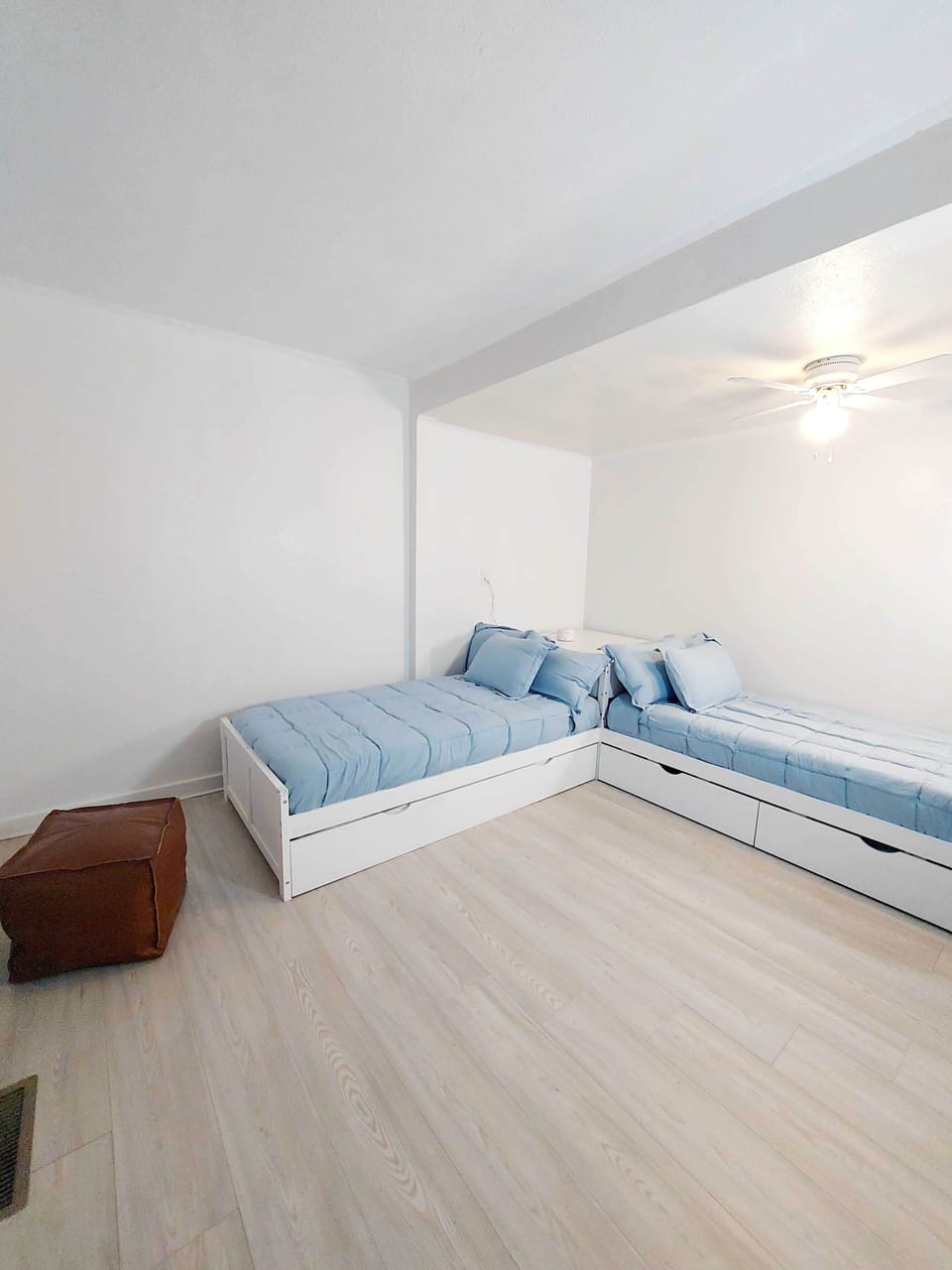 Kids room, Sleeps 4! Complete with two twins, plus third twin, and roll-away 4th.