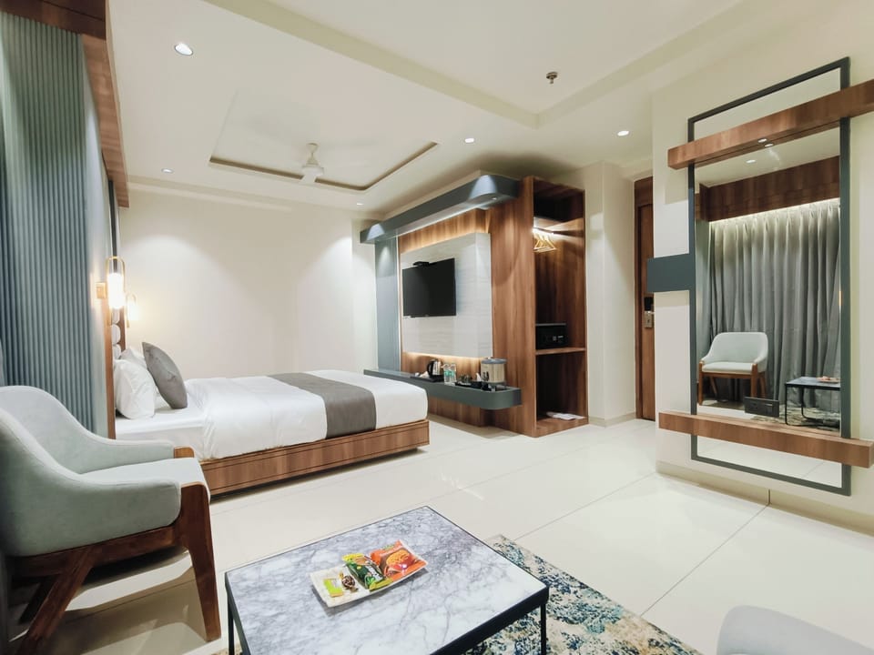 Presidential Room | Desk