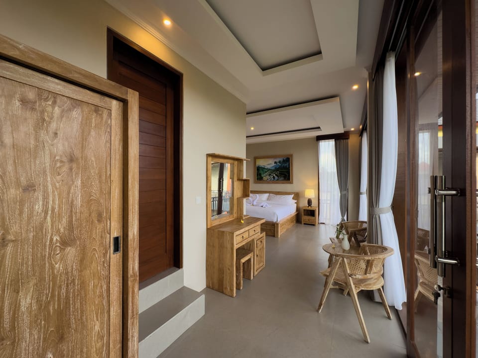 Suite, 1 King Bed, Mountain View | Room amenity