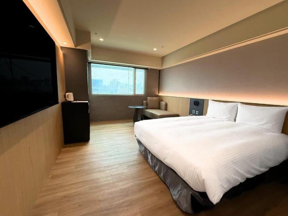 Down comforters, free WiFi, bed sheets