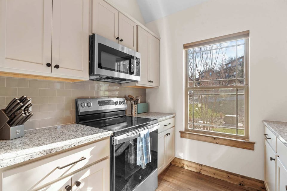 Stainless steel appliances ready for all your cooking!