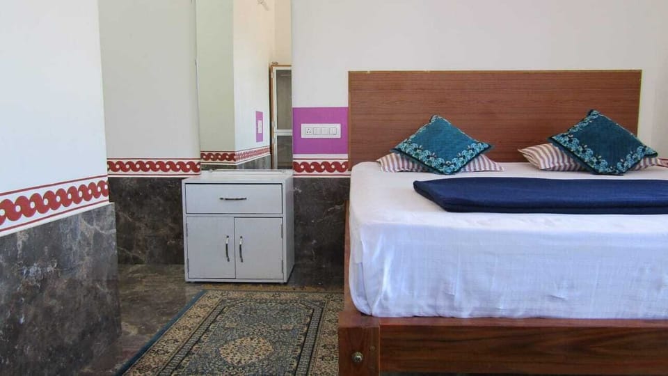 Basic Double Room | Living area