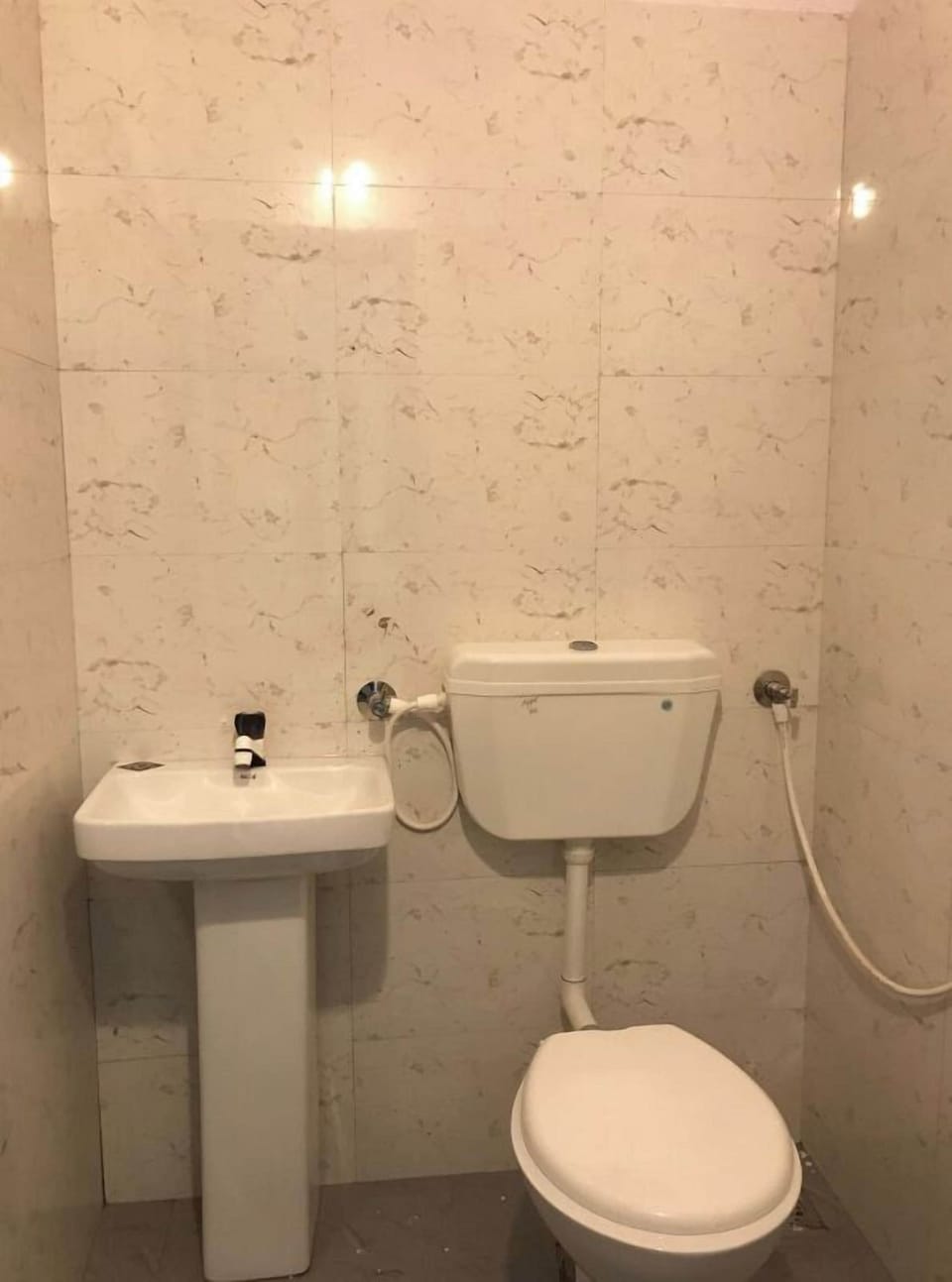 Family Room | Bathroom
