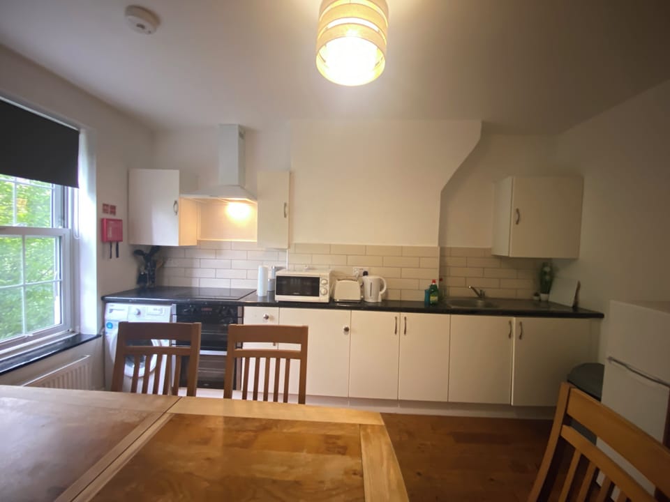Apartment, 4 Bedrooms | Interior