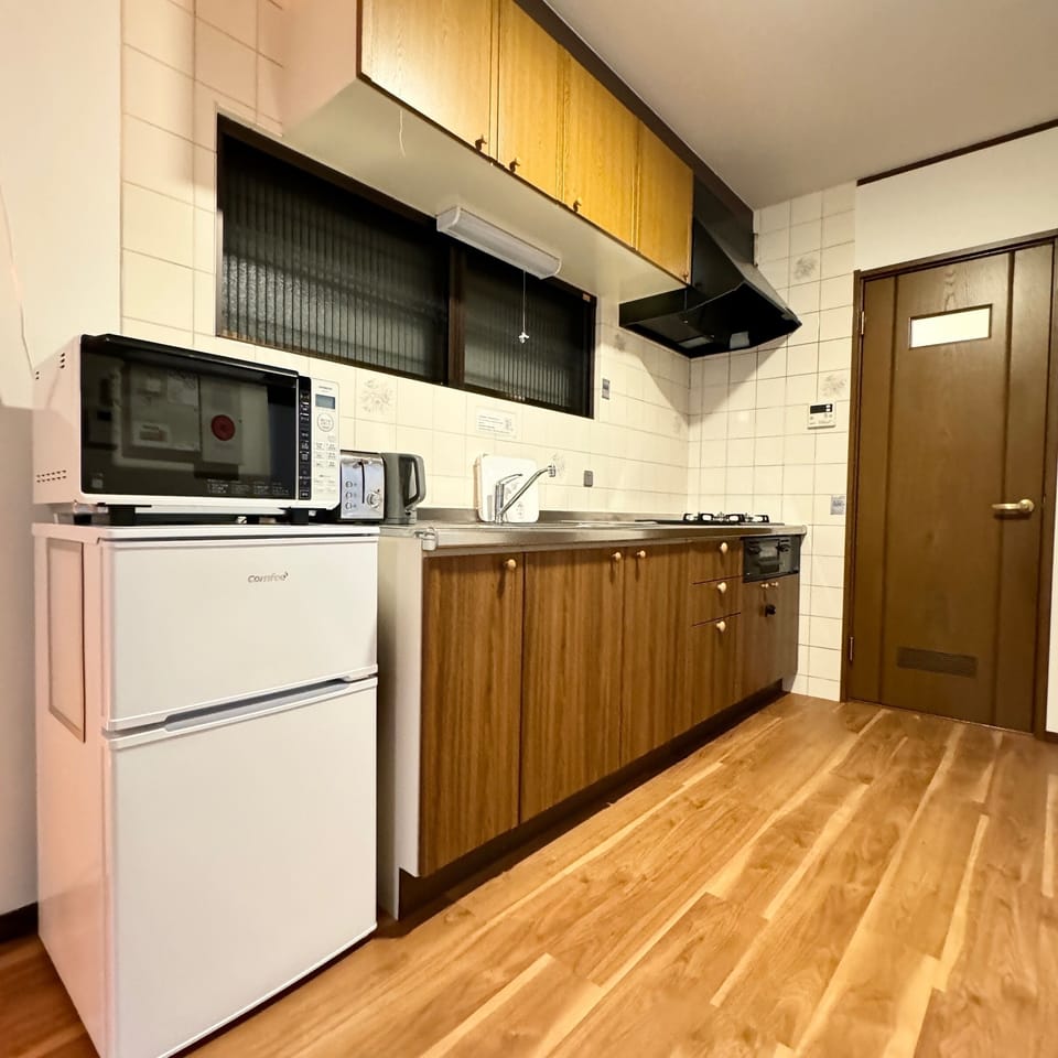 House, Balcony, City View | Private kitchen