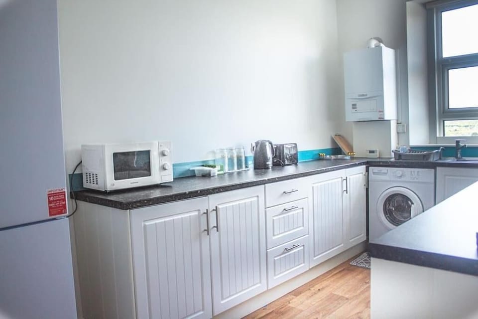 Apartment, 2 Bedrooms | Private kitchen