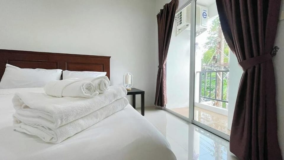 Studio, Balcony, City View | Laptop workspace, WiFi (free)