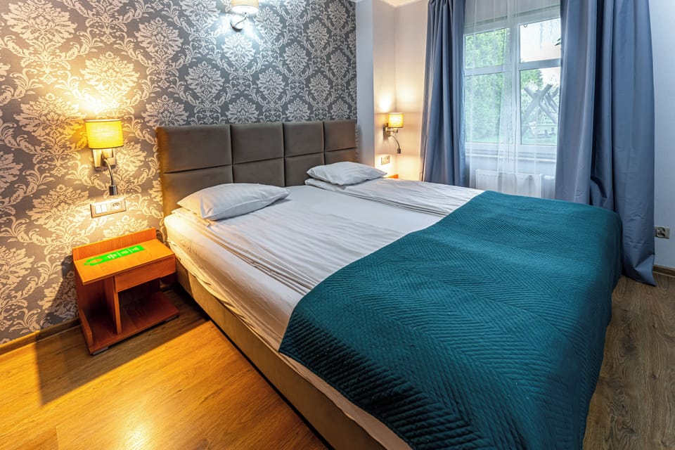 Standard Double Room | Cribs/infant beds, free WiFi, bed sheets