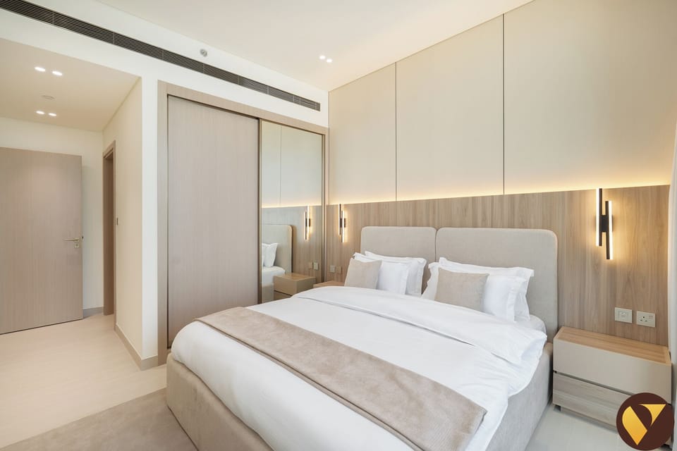 Luxury Apartment, Balcony, City View | Egyptian cotton sheets, premium bedding, in-room safe