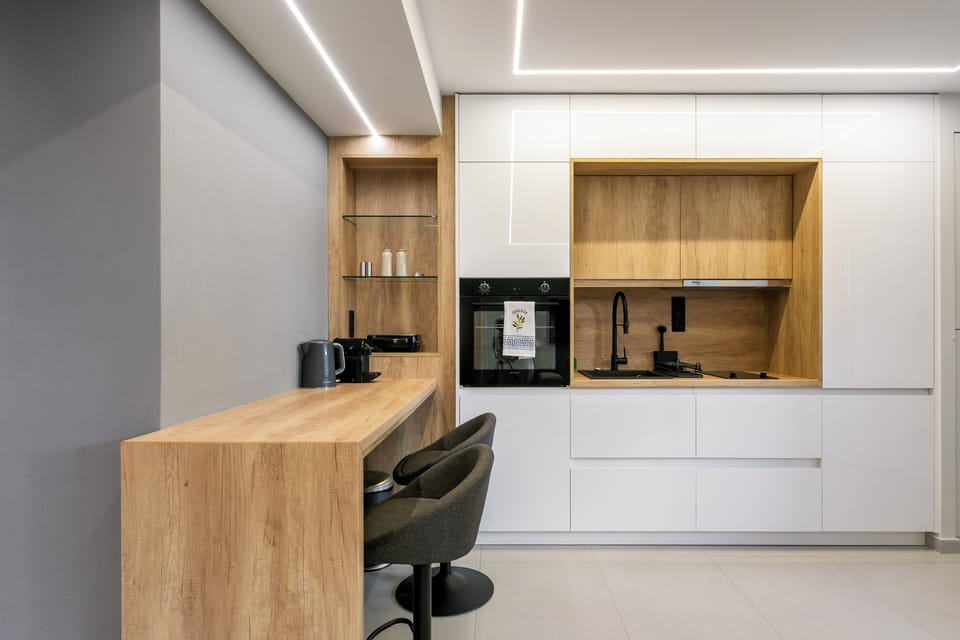 Deluxe Studio, 1 Double Bed with Sofa bed, Kitchen, City View | Private kitchen | Full-size fridge, microwave, oven, stovetop