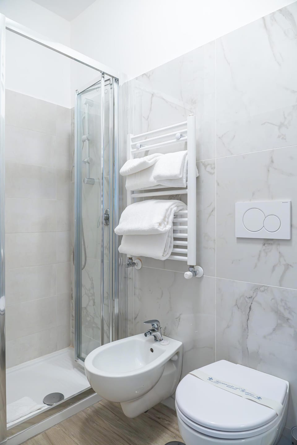 Superior Room, Garden View | Bathroom | Shower, hair dryer, bidet, heated floors