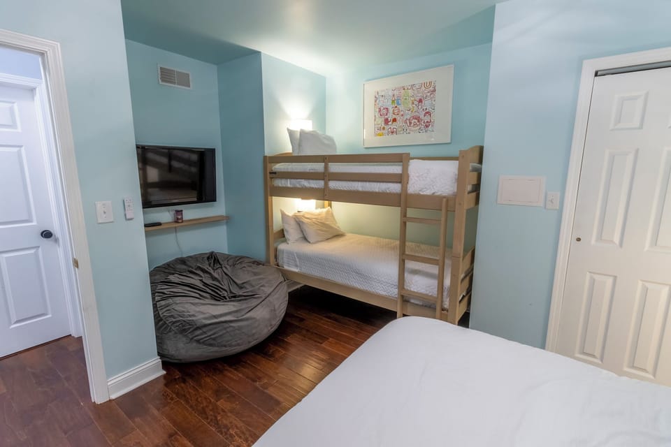 Basement | Bedroom 4 | Twin Bunk | Full