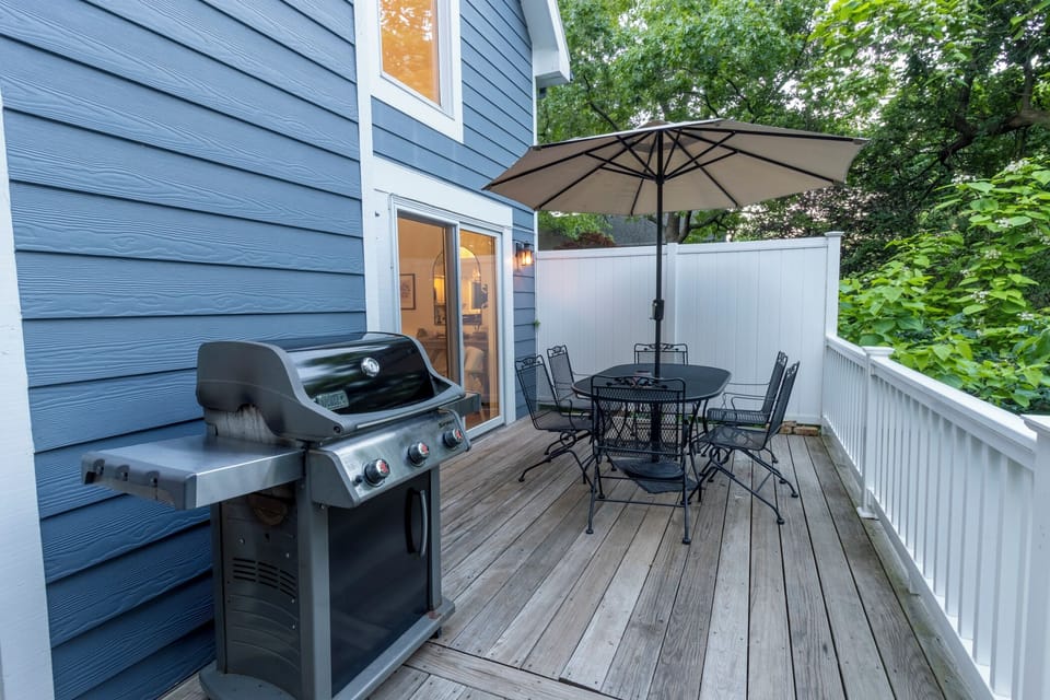 Main Level | Back Deck | Gas Grill