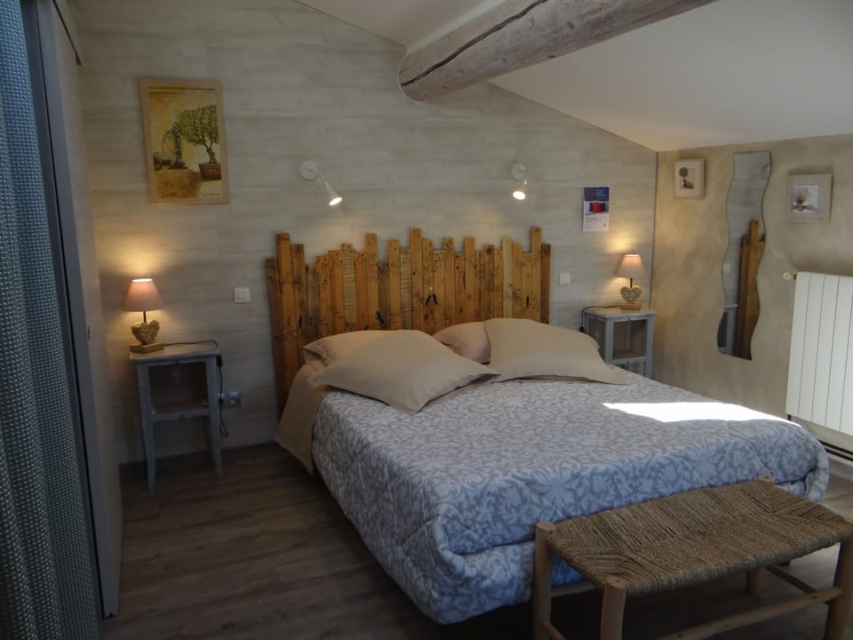 Comfort Double Room, Garden View | Individually decorated, individually furnished, blackout drapes