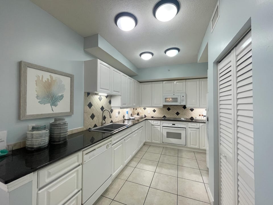Condo, Multiple Beds (Beach Colony East 3B) | Private kitchen | Oven, toaster, paper towels