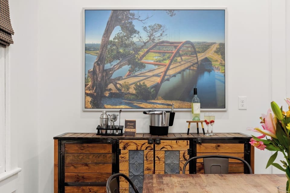 Make yourself a drink to enjoy with your meal and settle into our cozy dining area where warm conversations bloom against the backdrop of local scenic beauty.