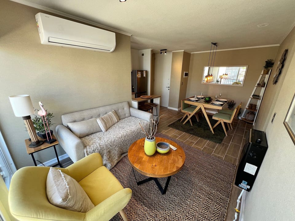 Apartment | Living area | Flat-screen TV