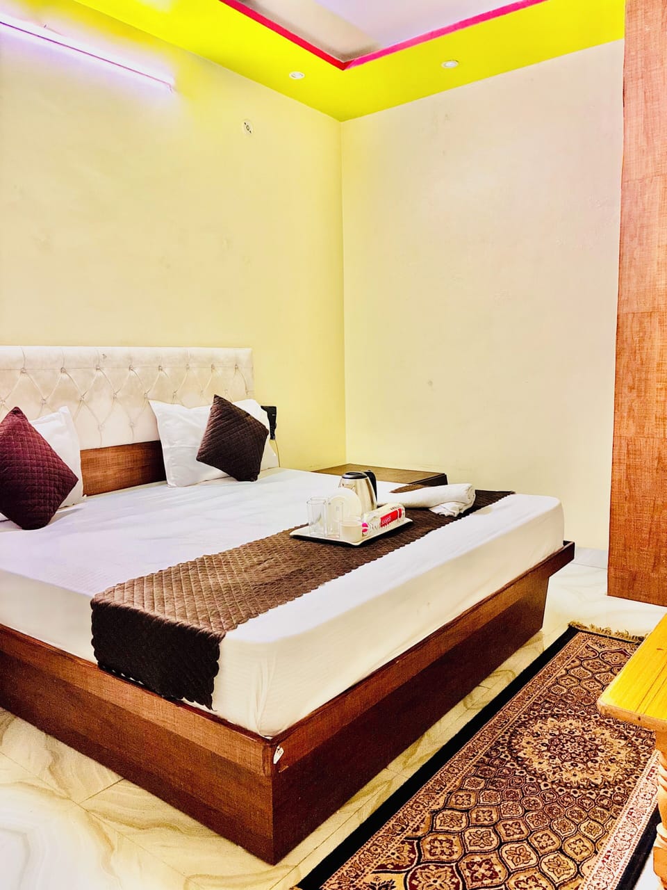 Deluxe Room | Desk, free WiFi