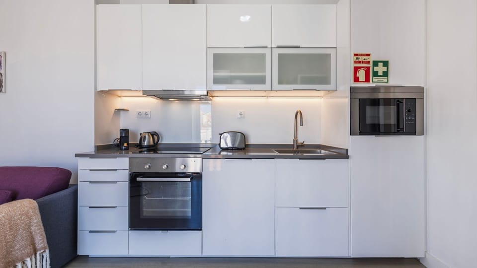 A fully equipped kitchenette.
#quality #comfort #portugal #pt #lisbon