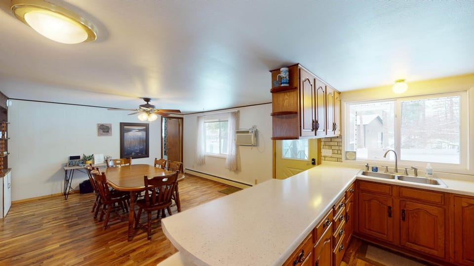 Kitchen/Dining