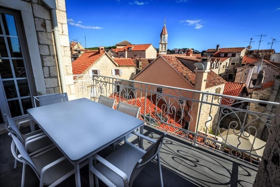 Apartment, 3 Bedrooms, Smoking, Garden View | Outdoor dining