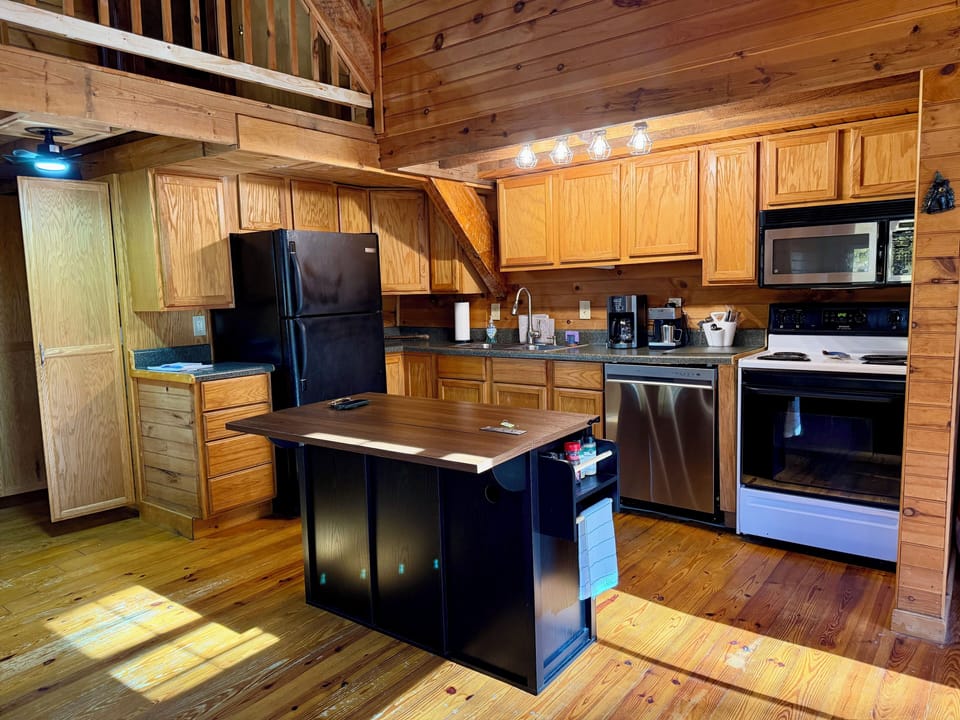 Fully stocked kitchen for those who love to stay in and cook. 