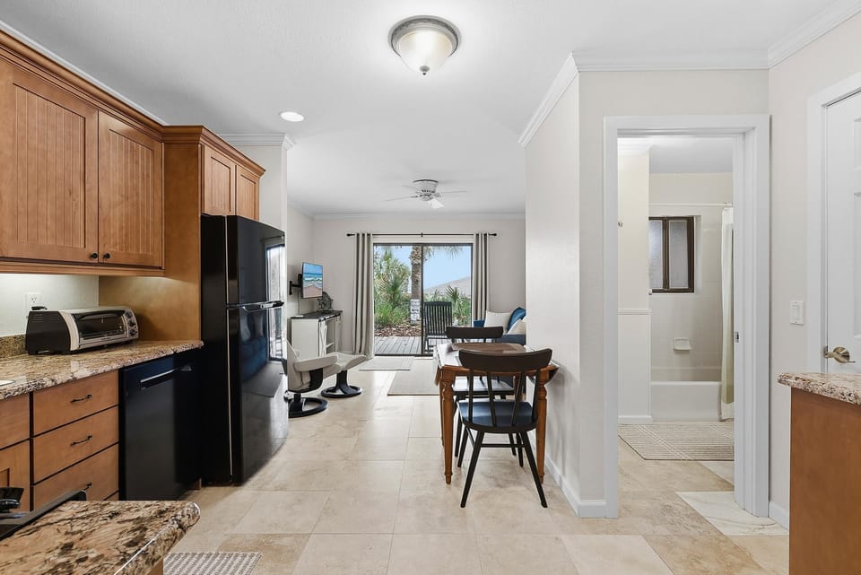 House, Multiple Beds (Sea Dunes Nautilus B7) | Interior