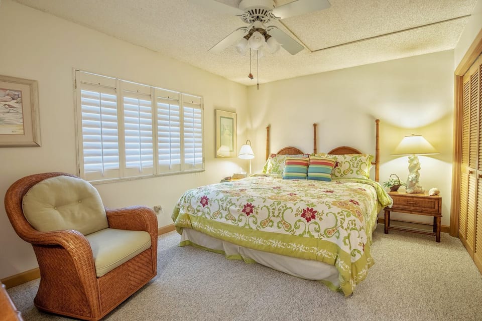 Apartment, 1 King Bed with Sofa bed, Balcony, Ocean View (Errol By The Sea 406) | 1 bedroom, individually decorated, individually furnished, bed sheets