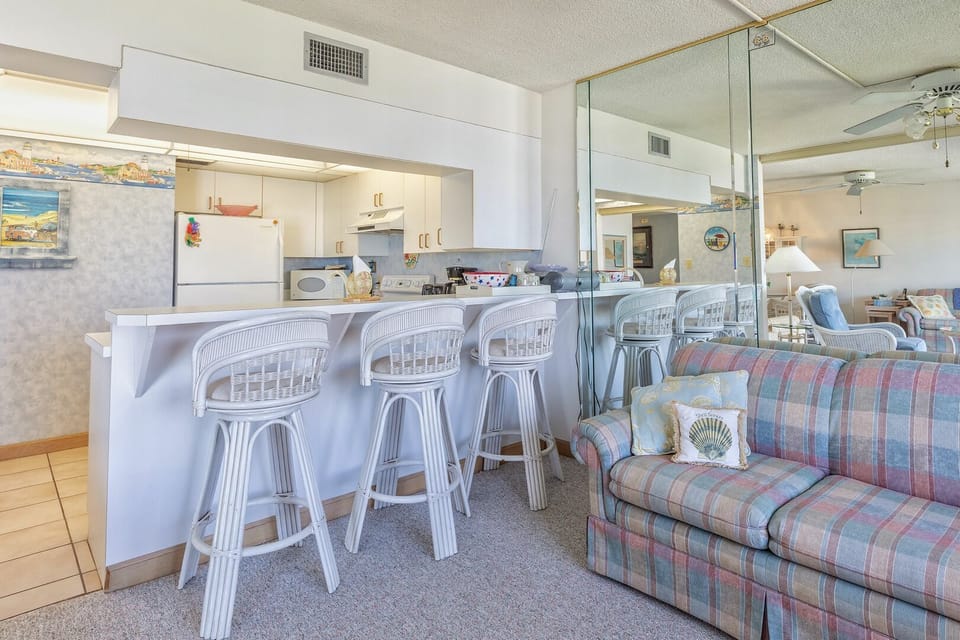 Apartment, 1 King Bed with Sofa bed, Balcony, Ocean View (Errol By The Sea 406) | Interior