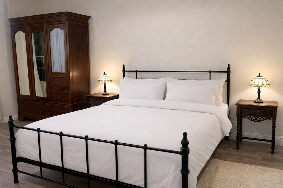 Double Room, 1 King Bed, Mountain View | Free WiFi