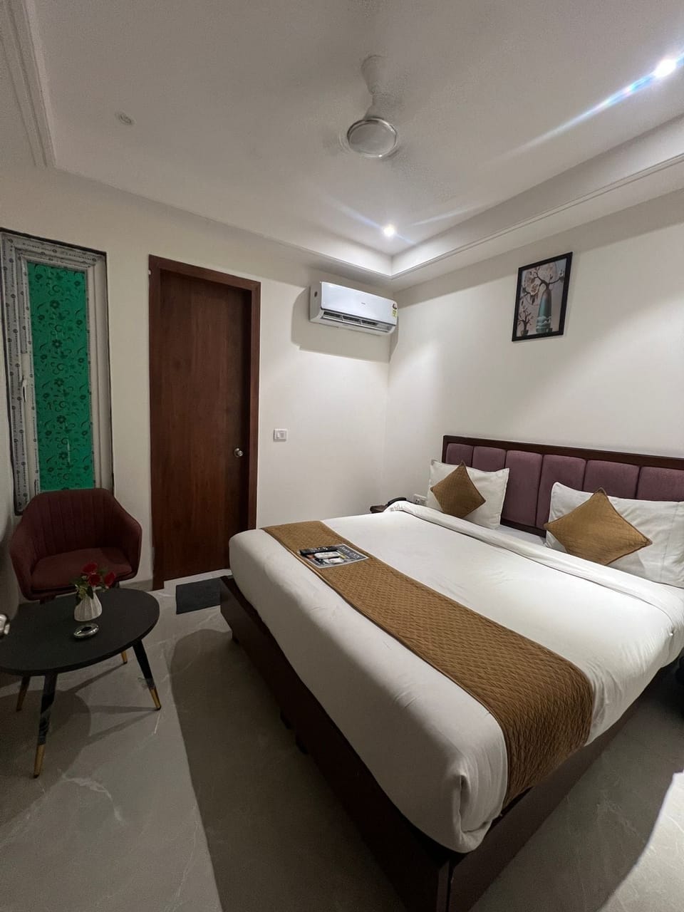 Double Room, Balcony, City View | In-room safe, iron/ironing board, free WiFi, bed sheets