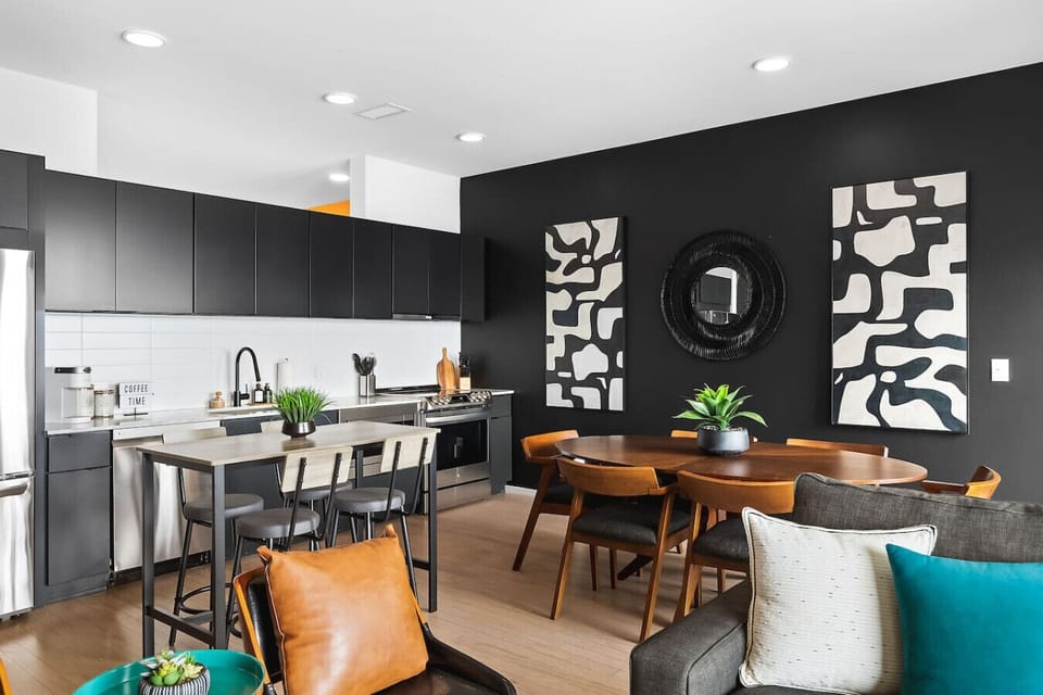 Fully equipped, modern-appliance kitchen for all of your cooking needs! Keurig machine + K-cups provided. Seating for 4 at the high-top table, and seating for 6 at the dining table.