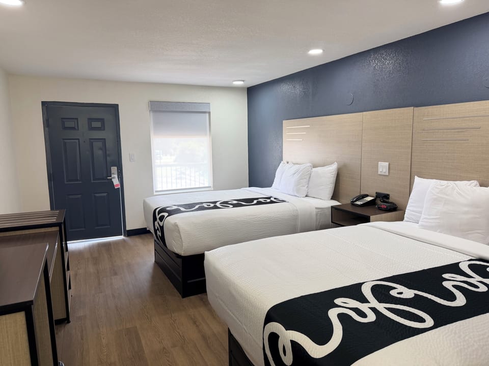 Double Room | Desk, laptop workspace, blackout drapes, iron/ironing board
