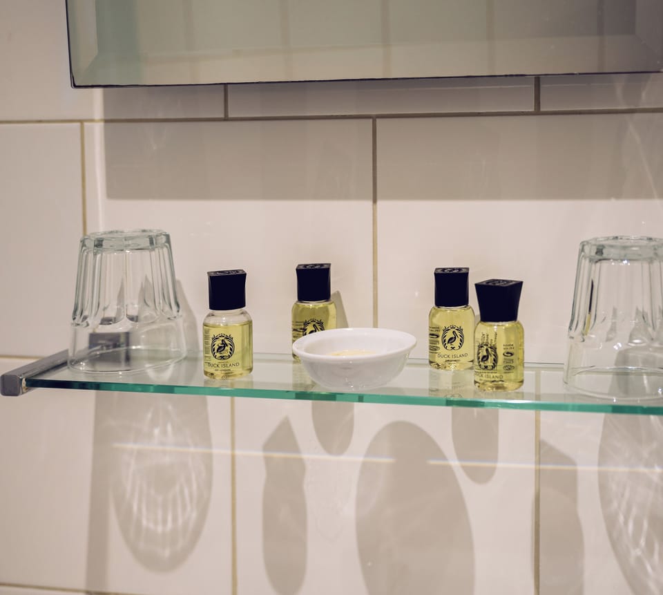 Standard Double Room, Ensuite | Bathroom | Designer toiletries, hair dryer, towels