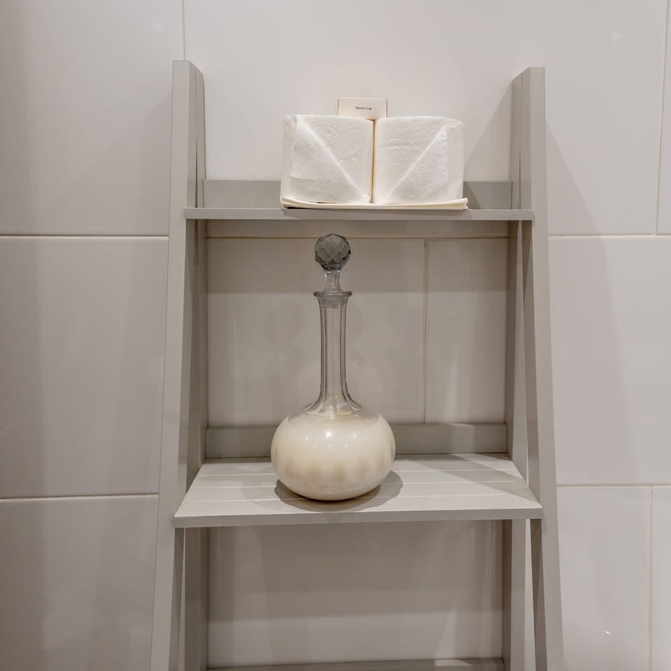 Luxury Double Room, Ensuite | Bathroom | Designer toiletries, hair dryer, towels