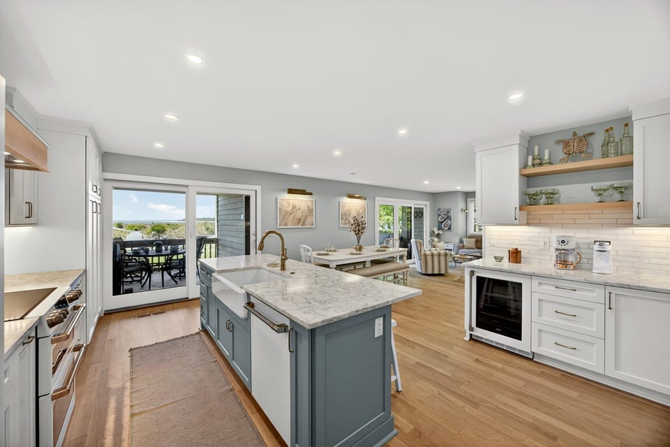 Gorgeous kitchen - fully renovated!