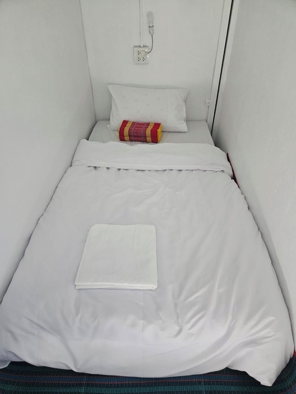 Shared Dormitory | Capsule